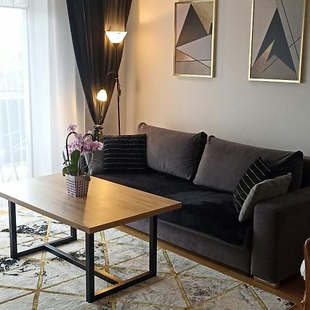Nova Apartment Санок Екстериор снимка
