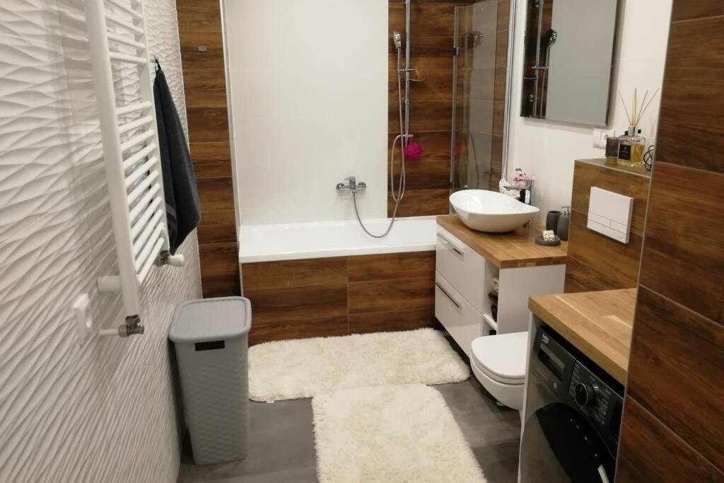 Nova Apartment Санок Екстериор снимка